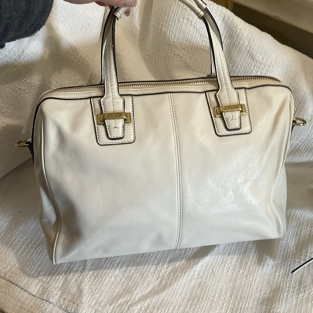 COACH- Taylor leather satchel in Ivory - F25296- GUC